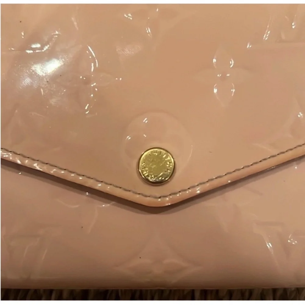 LOUIS VUITTON Portefeuille Sarah Zip Wallet Monogram Vernis Rose Pink Ballerine